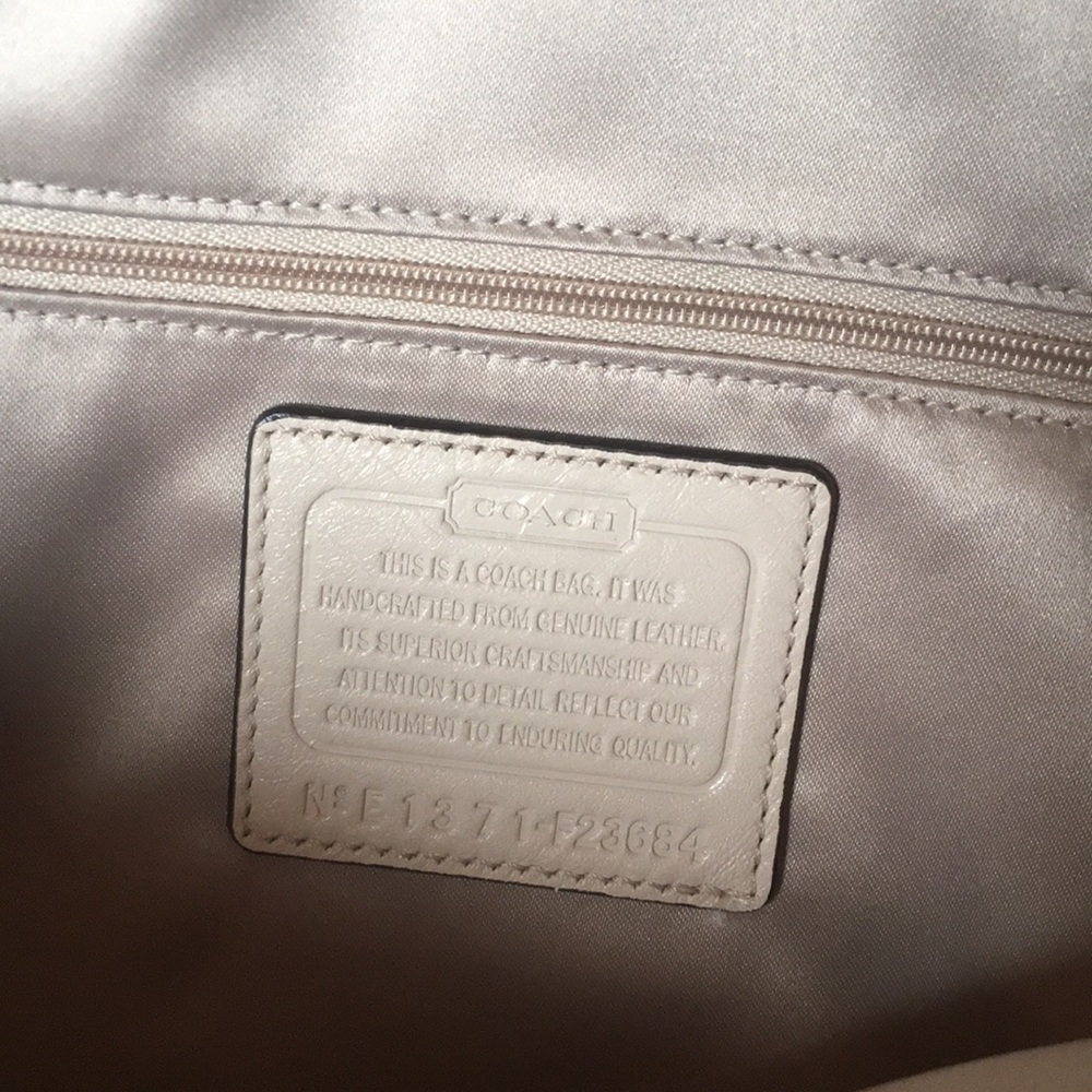 Coach Cream Leather Tote Shoulder Bag Gold Accent - Picture 5 of 6